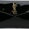 Dames Saint Laurent | Saint Laurent Patent Monogram Uptown Envelope Clutch Zwart